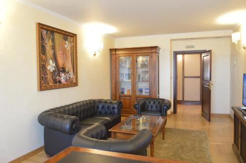 Presidential Suite image 6