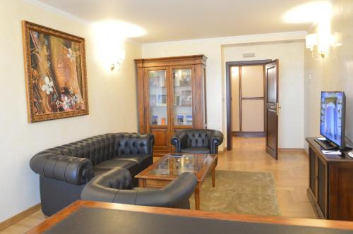 Presidential Suite image 7