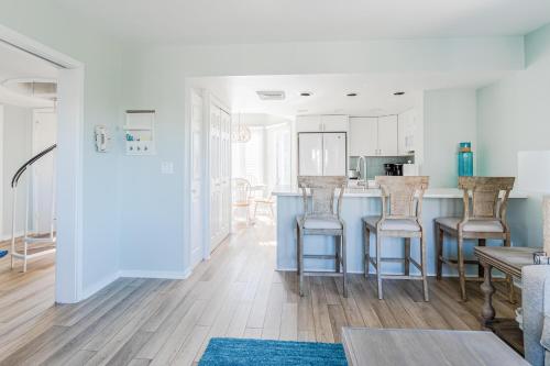 Port O' Call G304 - Modern Oceanview! Atlantic Escape! thumb 4