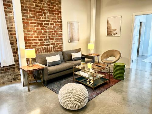 Warehouse District Intimate One Bedroom