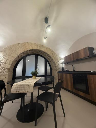 Dimora dei Vergini in the historic center Rione Sanità,5 min dalla metro ,fino a 6 ospiti