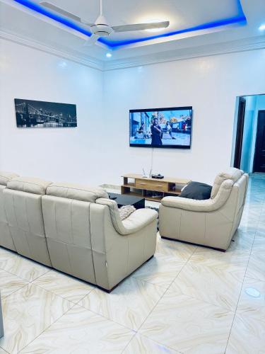 Jawara Kunda Apartments in 圖赫林