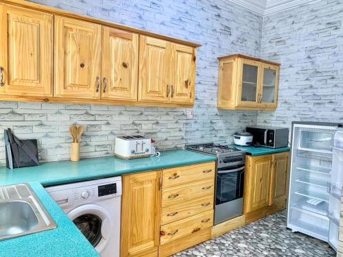 Jawara Kunda Apartments in 圖赫林