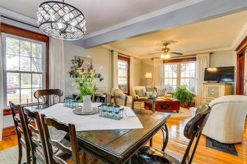 Game Room, Yard and Fire Pit Spacious Catskills Gem in 傑維斯港