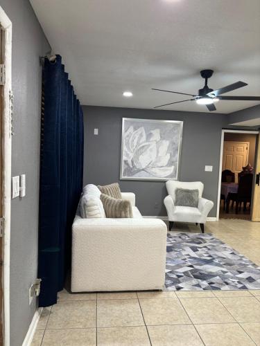 The Royal Retreat 3 Br Getaway