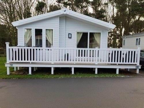 Cayton Bay Caravan Park - Holiday Accommodation 6516 – khách sạn tại Cayton