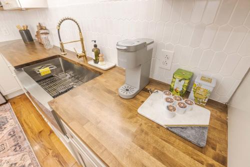 Downtown Lafayette Gem-1BR House with Free Parking in 拉法葉市中心