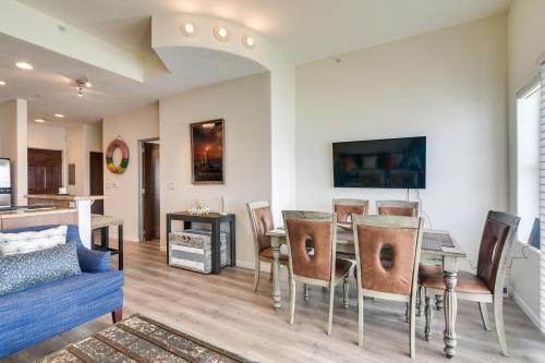 Galveston Condo with Pool Access Walk to Beach! in Galveston, USA