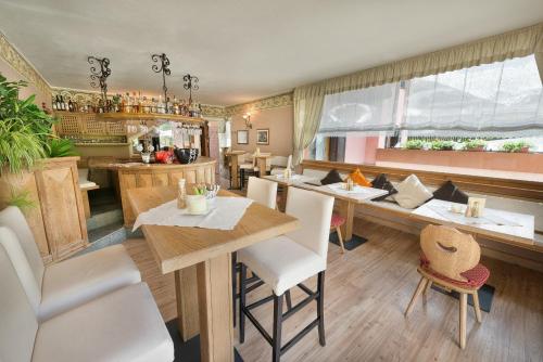 Hotel Astra - image 4