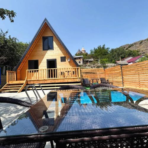VAR DeGARNO Family House