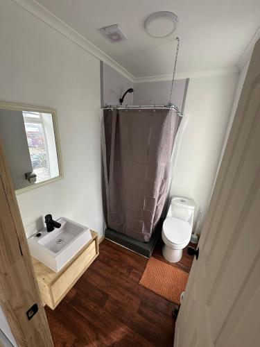 Bathroom, El Refugio in Puerto Natales