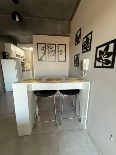 CHINO I near 테니엔테 헤네랄 벤하민 마티엔소 국제공항