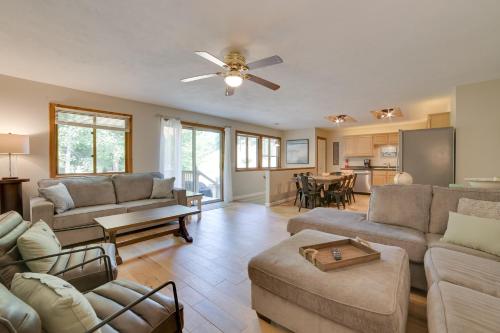 Rapid City Cottage with Deck quarter Mi to Torch Lake! in Rapid City, USA