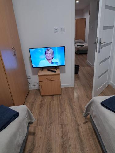 3 twin beds