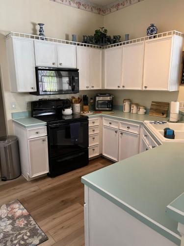 Conveniently Located Cozy Home in Ocoee