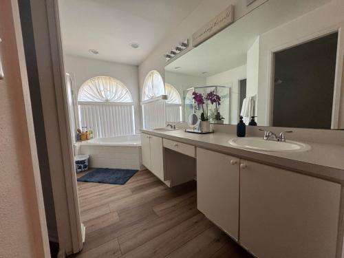 Conveniently Located Cozy Home in Ocoee