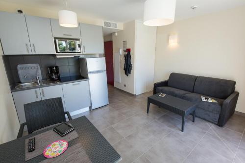 SOWELL RESIDENCES Les Perles de Saint Tropez - image 12