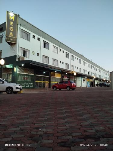 Mega Hotel in 卡斯卡韋爾
