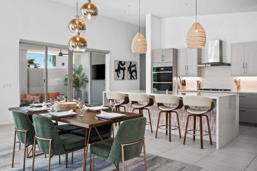 1 mi from Tennis Garden - Corn hole - Pool Access in 印第安維爾斯(CA)