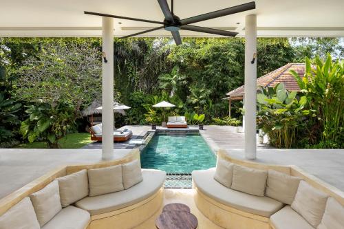 Villa Reina by SooBali - Spacious & Modern near Canggu with Butler-Cook Private Pool and Tropical Gardens - image 3
