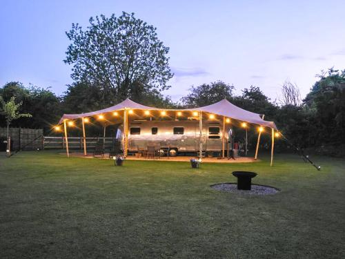 المنظر الخارجي, Lanes End Farm Airstream in كورشام