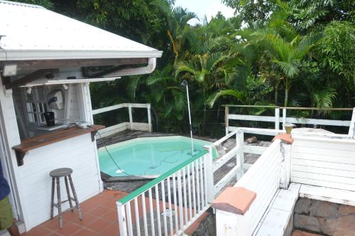 Piscina, Les Guettos 1&2. in Le Saint-Esprit