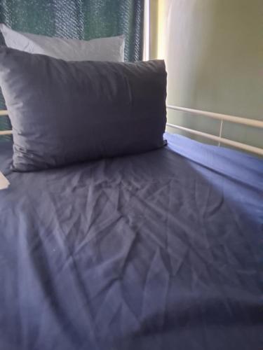 Male shared room daily stay from 8pm-10am in Bobigny