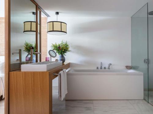 Twin room, signature, balcony, pool