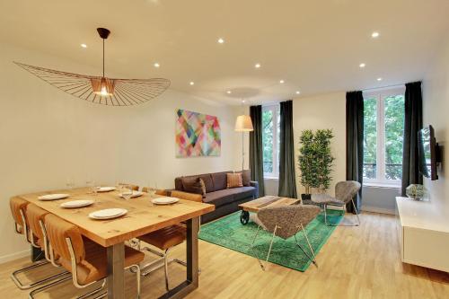 Pick A Flat's in Champs Elysees - Rue Percier, París