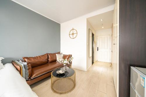 XinChen - Paris Fashion City Landmark view 2 Queen Beds Flat, Shanghai (photo 10)