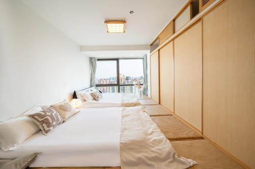 XuRi - East-Aesthetic Downtown Dwelling with Multi-Guest Capacity, Shanghai (foto 7)