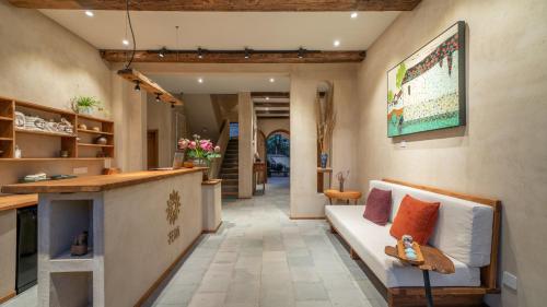 Floral Hotel Tengchong Wuwenju B&B in Tengchong