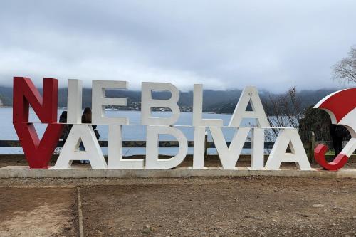 Cabaña Acogedora con Vista al Río Valdivia, Niebla