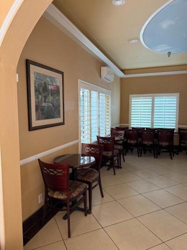 Garvey Inn Hotel - 小台北酒店, Monterey Park in East Los Angeles