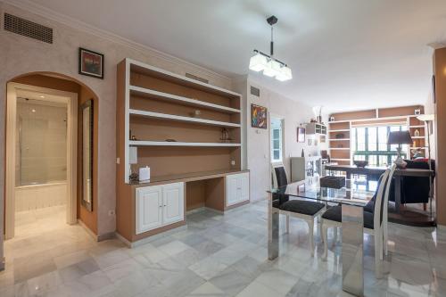 SevillaHome - Bonito Piso Junto al Rio, Sevilla (Foto 8)