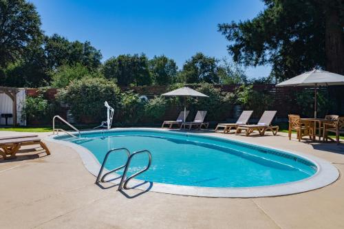 Kilátás, The Orchard Hotel Ukiah Wine Country Free Breakfast, Pool, & Hot Tub in Ukiah (Kalifornia)