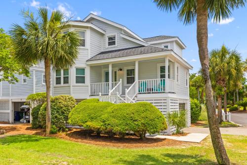 Pelican Bay 13 - Cozy Beachside Retreat! - Beach Access! image