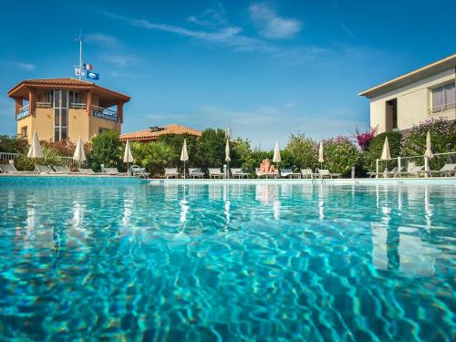 Swimming pool, Best Western Plus Hotel la Marina in Saint-Raphael