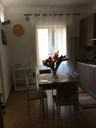 One-Bedroom Apartment image 10