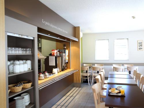 ห้องอาหาร, B&B HOTEL Villeneuve Loubet Plage in กาญ-ซูร์-แมร์