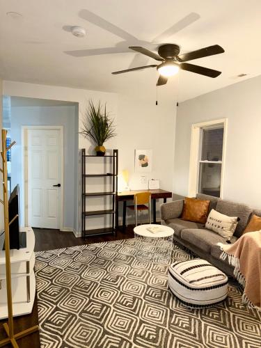 Prime Location Retreat 4 Bedrooms w Parking