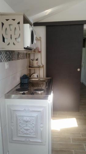 Konyha, Les Trois Roses in Abbeville