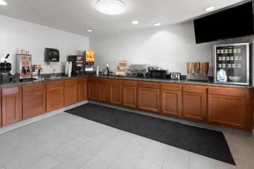 Microtel Inn & Suites by Wyndham Sioux Falls - image 10