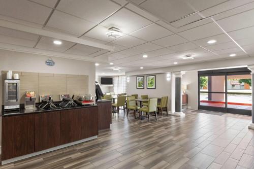La Quinta Inn by Wyndham Nashville South in Nashville, USA