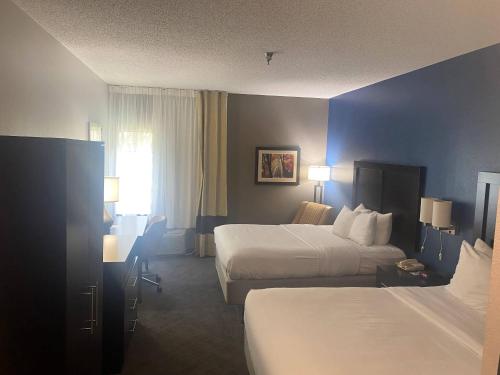 Comfort Inn & Suites Trussville I-59 Exit 141 in Trussville, USA
