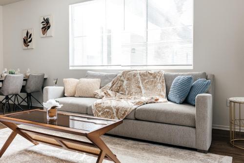 Pearl 2B apartment in Marina with parking, Pool and Gym