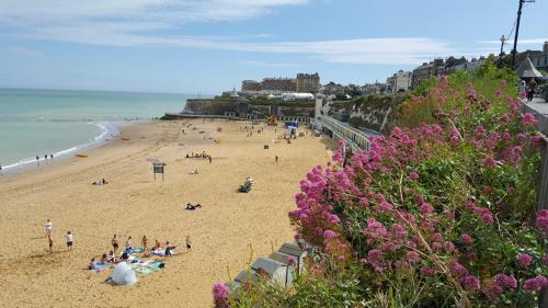 The Guest House Broadstairs - Tap to explore photos