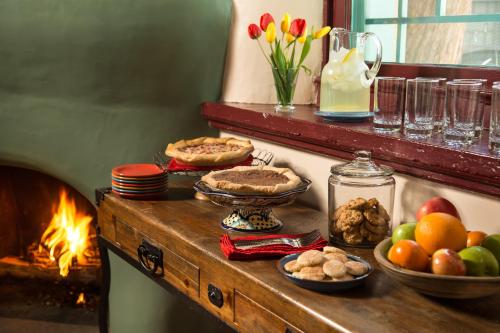Inn of the Turquoise Bear - 식음료(F&B)