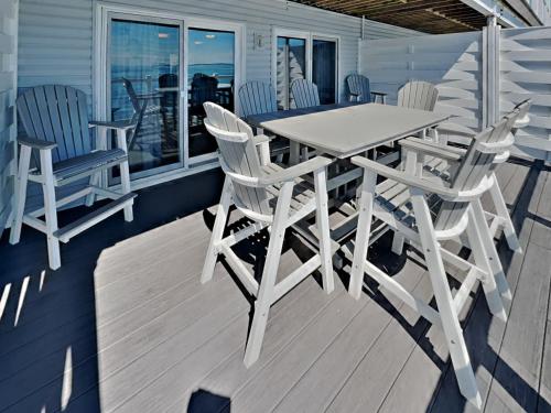 Put-in-Bay Waterfront Condo #202 detail