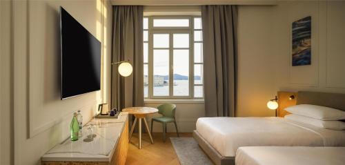 2 twin beds